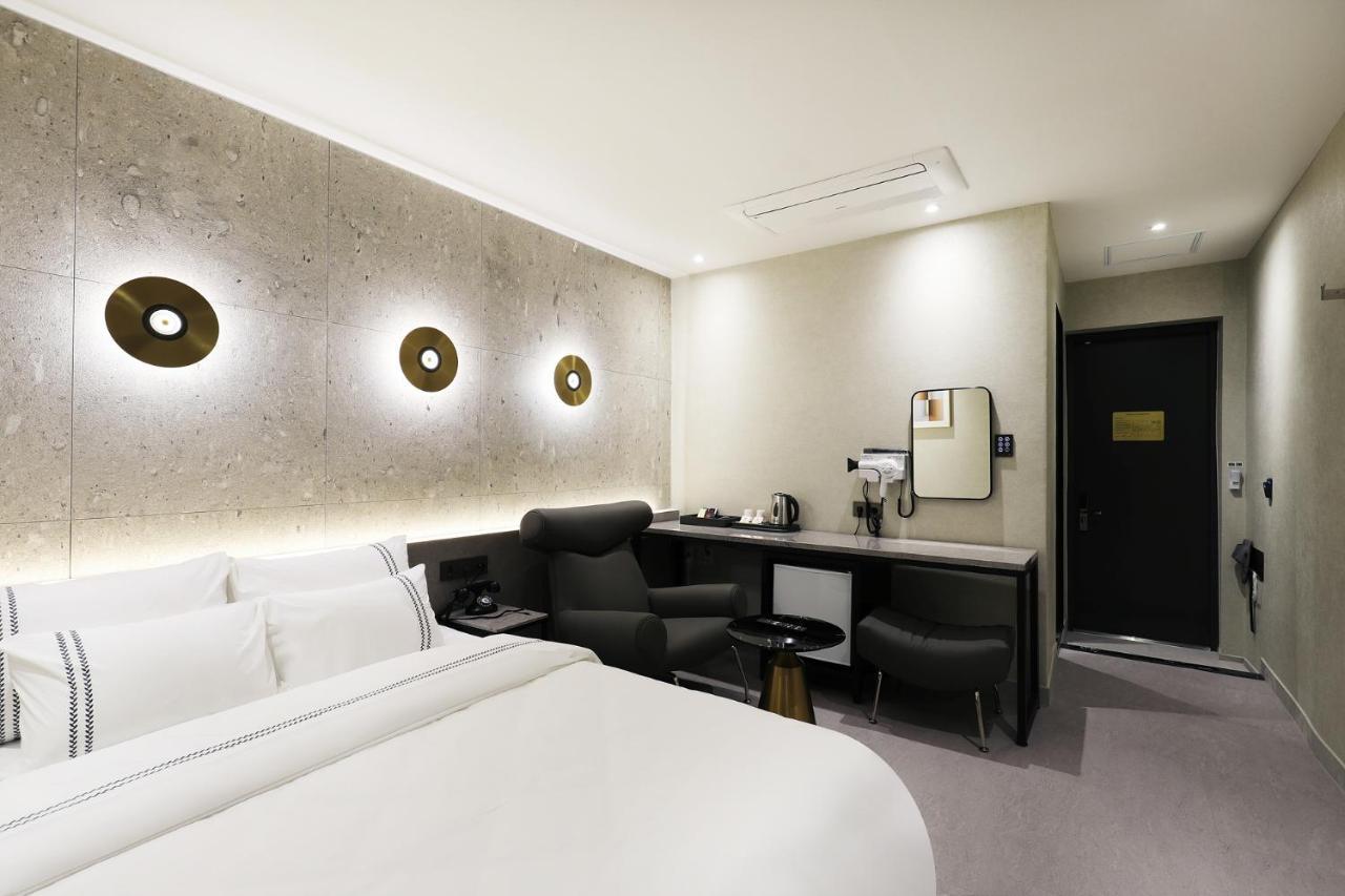 Mari Hotel Chungju Esterno foto