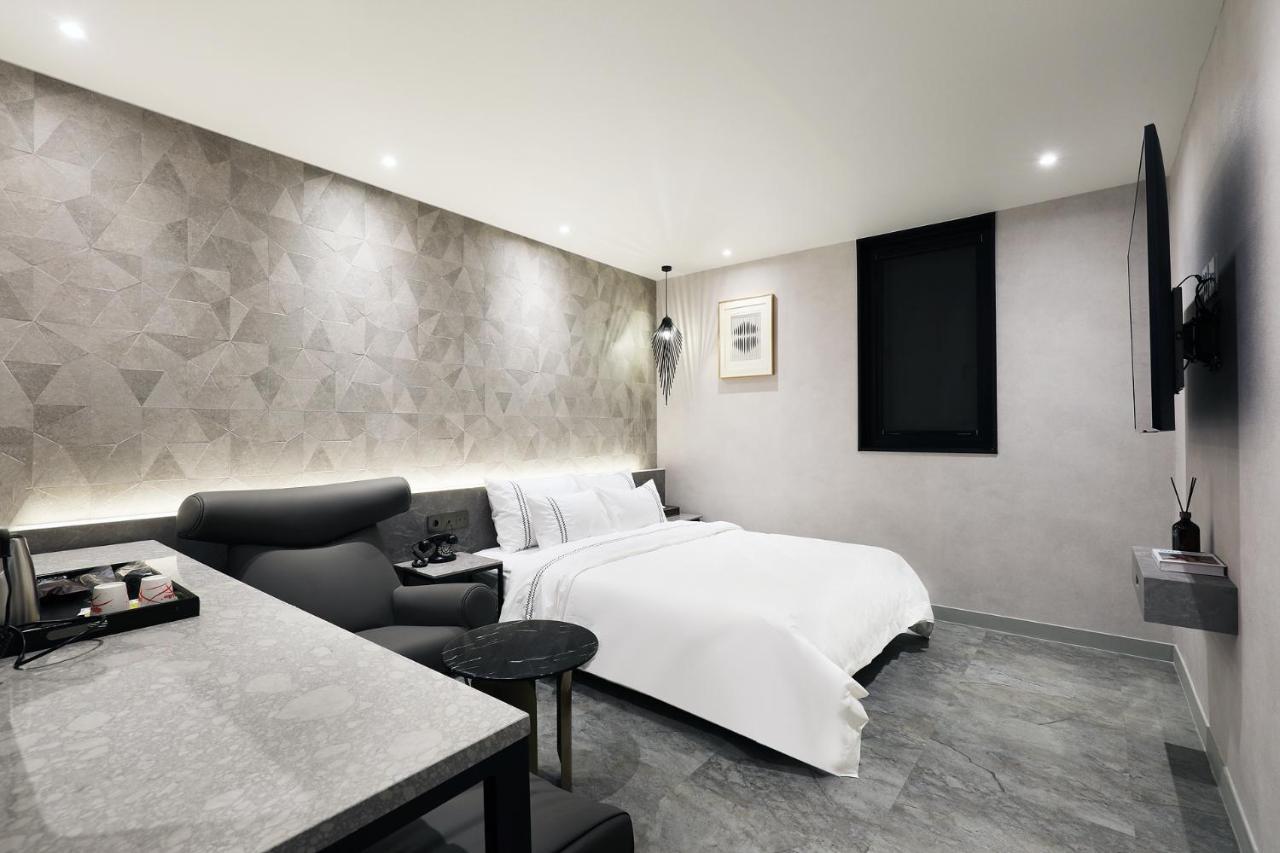 Mari Hotel Chungju Esterno foto