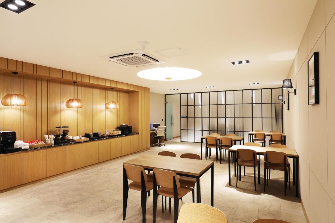 Mari Hotel Chungju Esterno foto